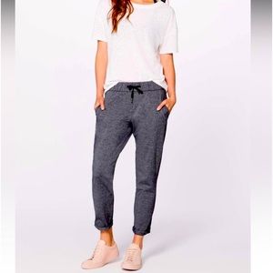 Lululemon on the fly 28”